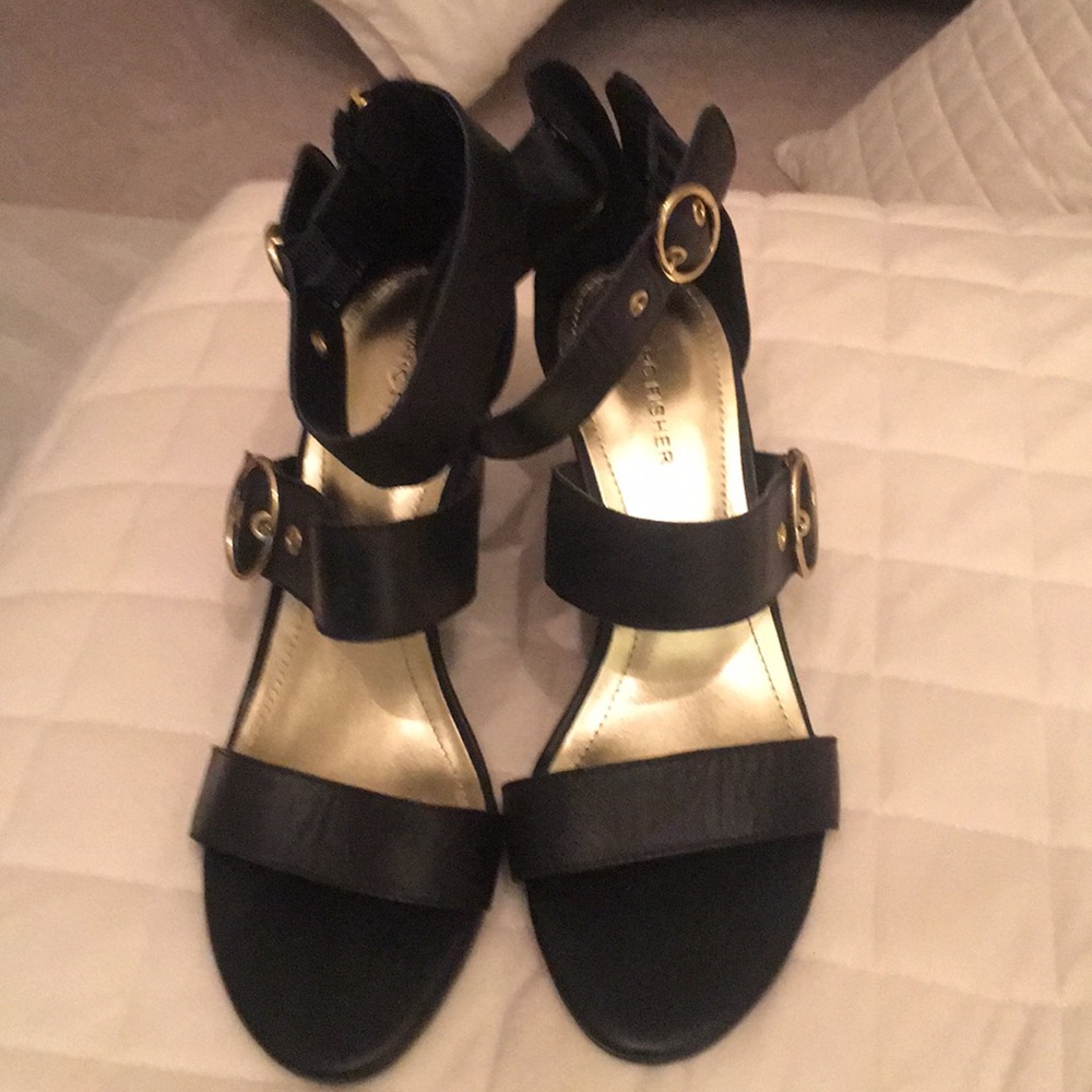 Marc fisher sandals